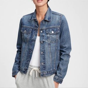 GAP * Distressed Soft Icon Jean Jacket